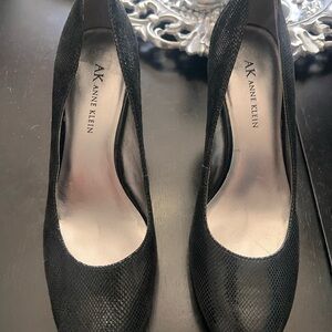 Anne Klein Black Textured Heels